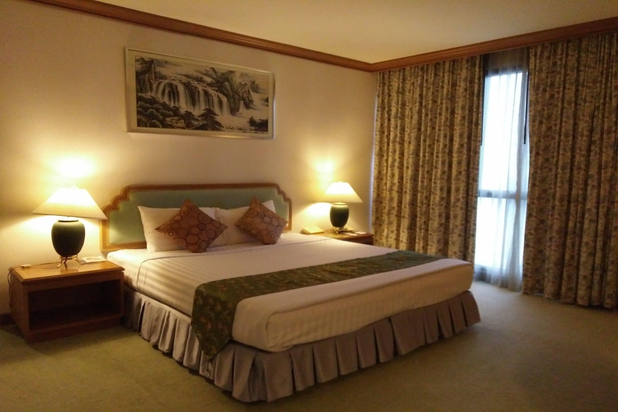 Hotel Thumrin Thana Trang