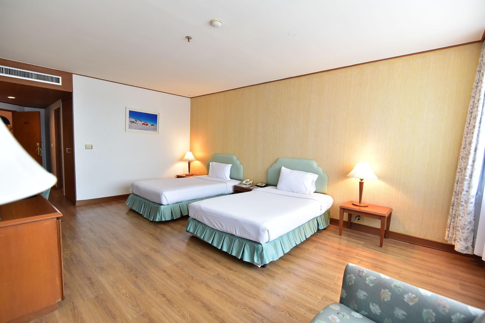 Thumrin Thana 4* Trang