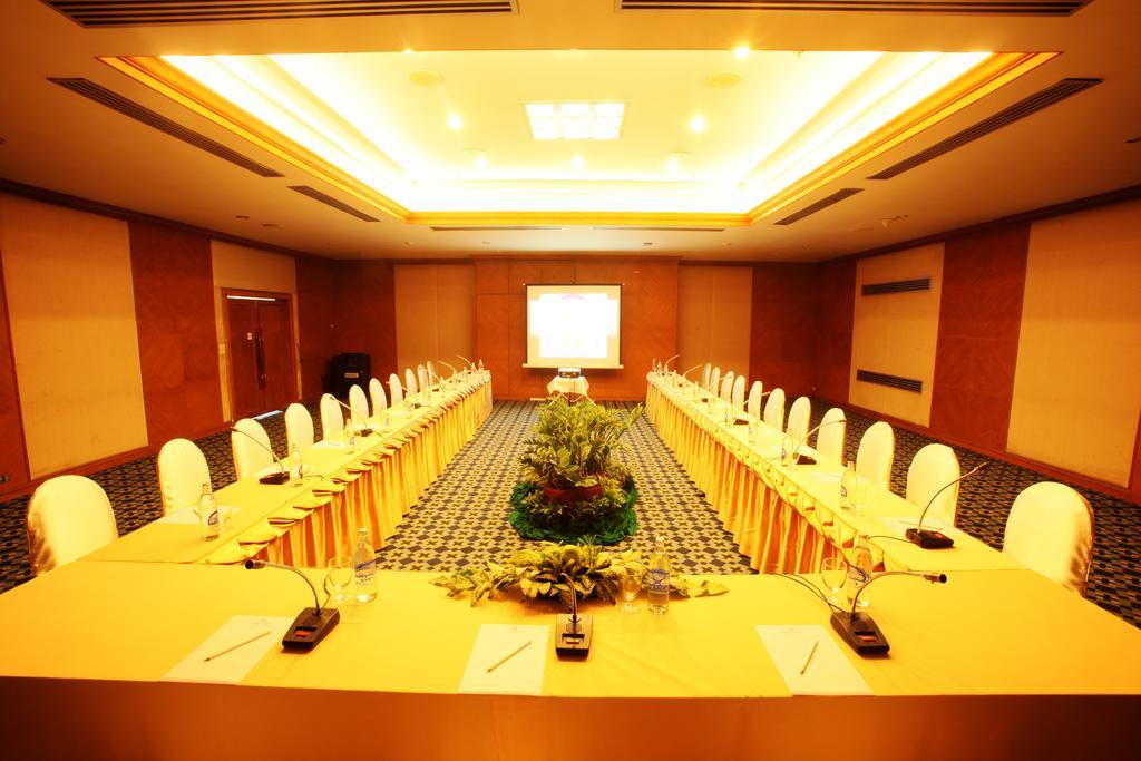 Thumrin Thana 4* Trang
