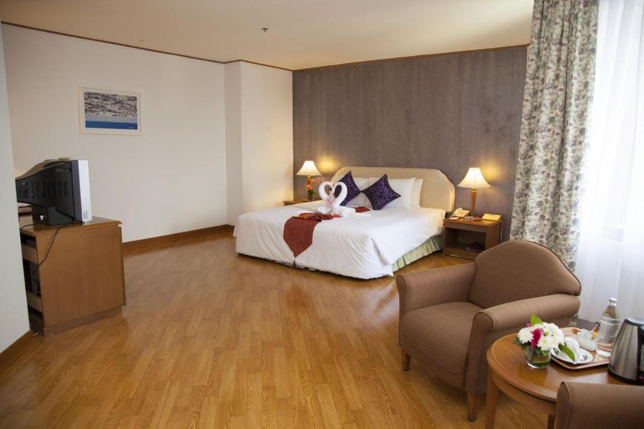 Hotel Thumrin Thana Trang